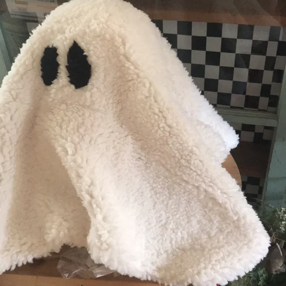 Pottery Barn Spooky and Cute Gus The Ghoulish Ghost Cuddle Decorative Pi… - Picture 14 of 16